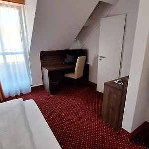 Hotel Invite, Norymberga